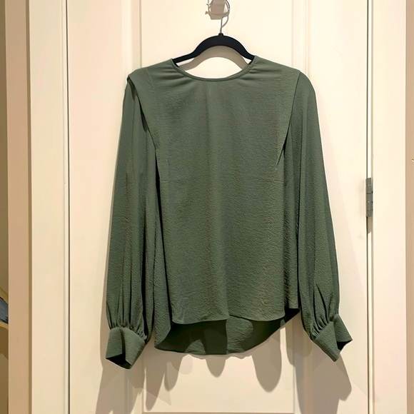 Sage green blouse - Picture 1 of 8